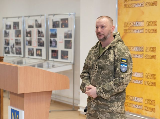 Брат Олега Барни, випускник історичного факультету Степан Барна